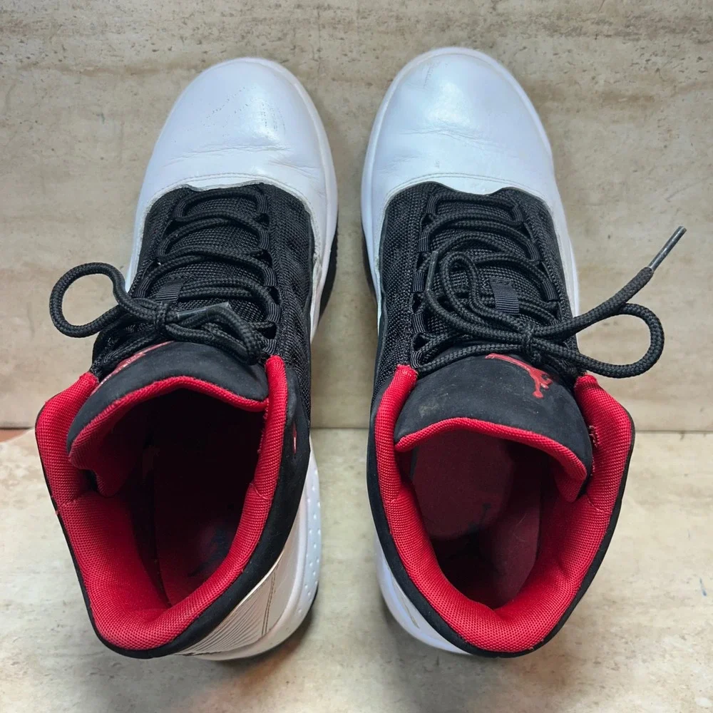 Jordan Max Aura 2 White Black Gym Red Sneakers CK6636-100 Mens Size‎ 10